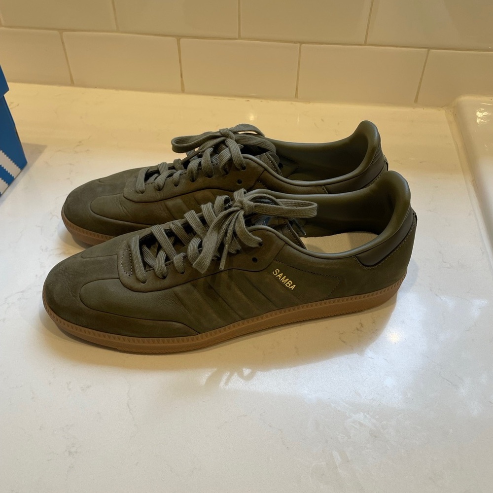 Adidas Men's Olive Sneakers